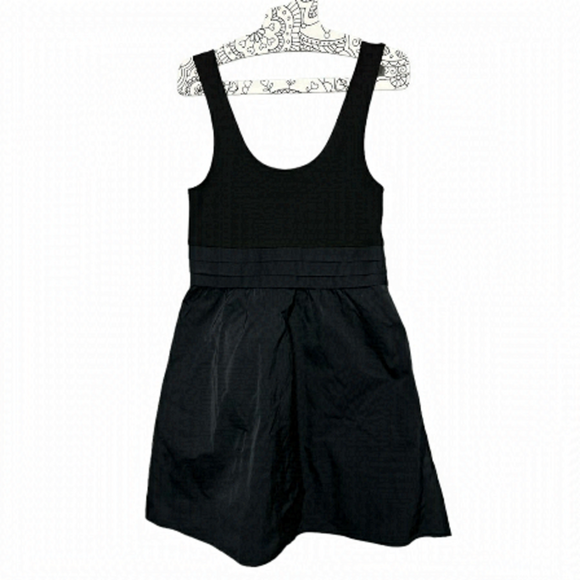 Theory Dresses & Skirts - THEORY fit & flare sleeveless dress